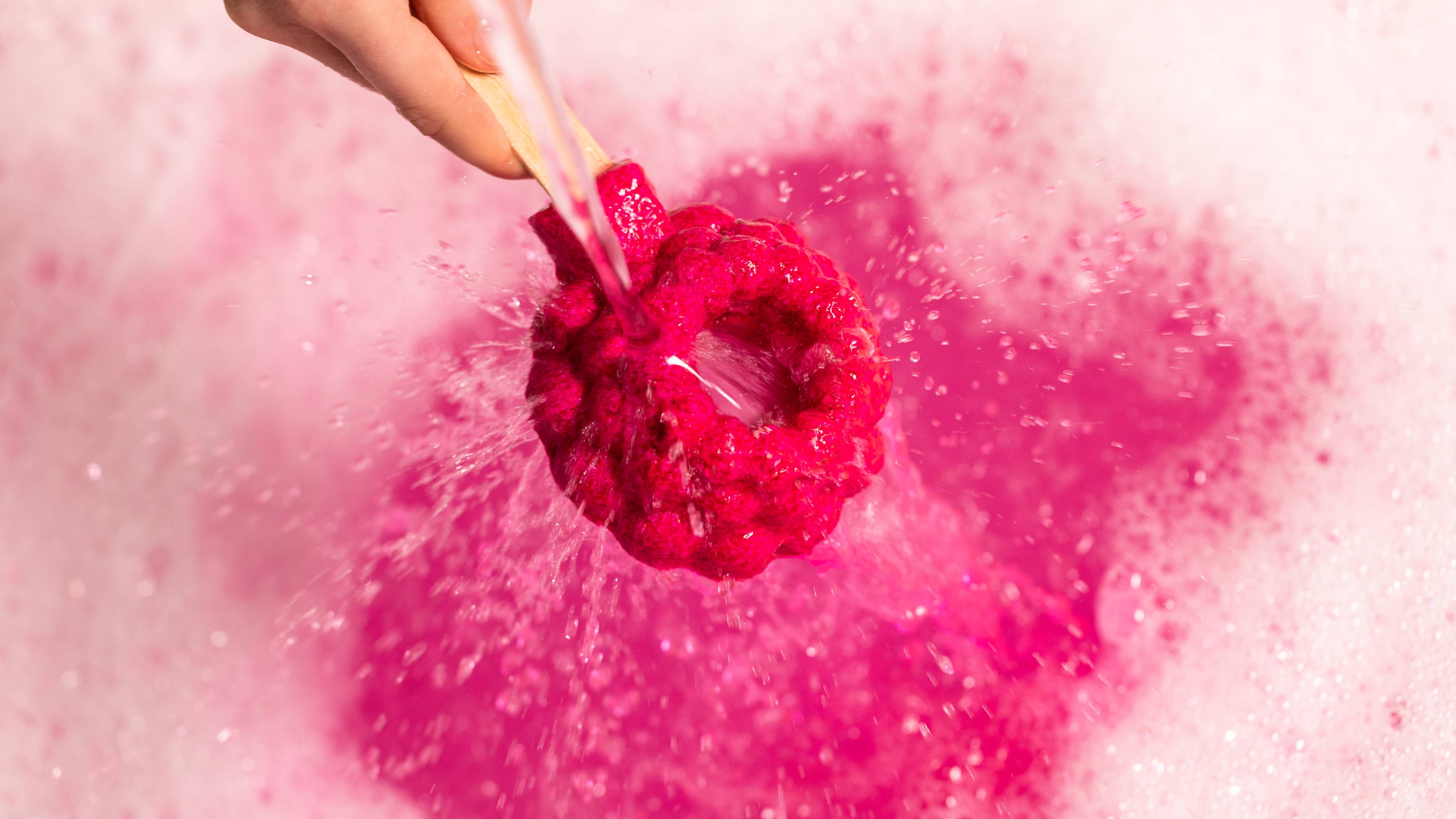 Lush Raspberry Blower — Bar - Image 4