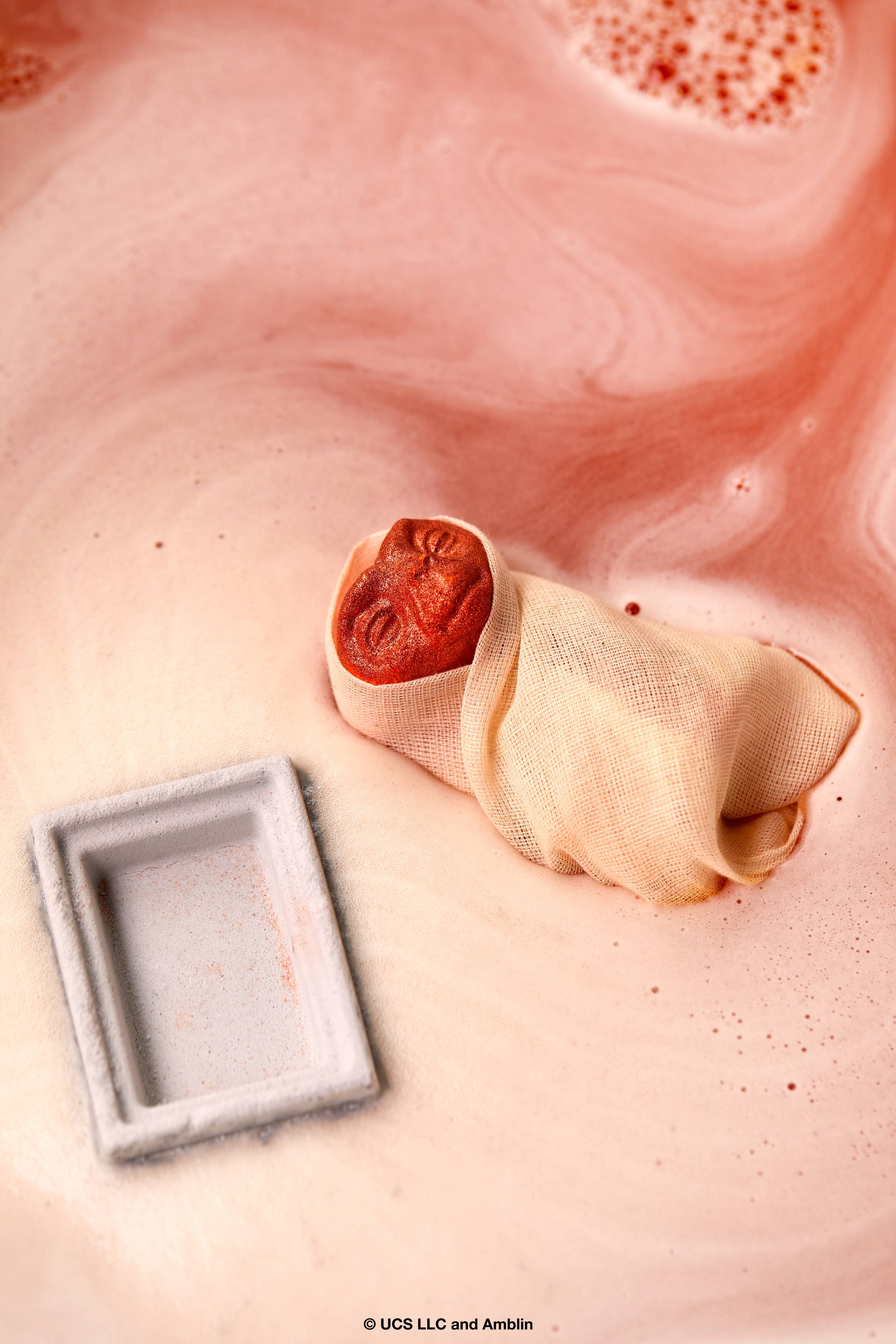 Lush E.T. — Bath Bomb - Image 4