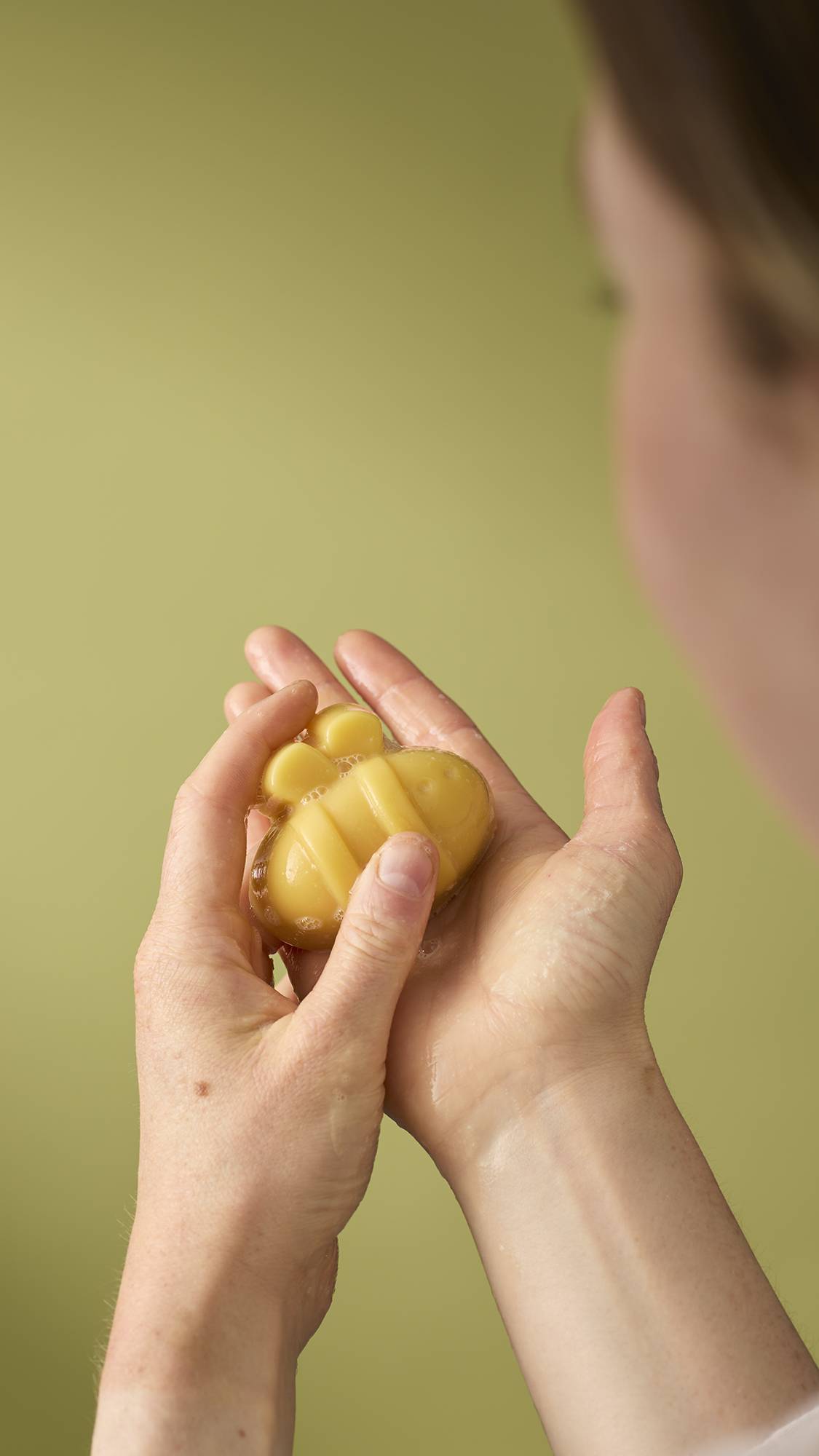 Lush Telling The Bees — Gummy - Image 2