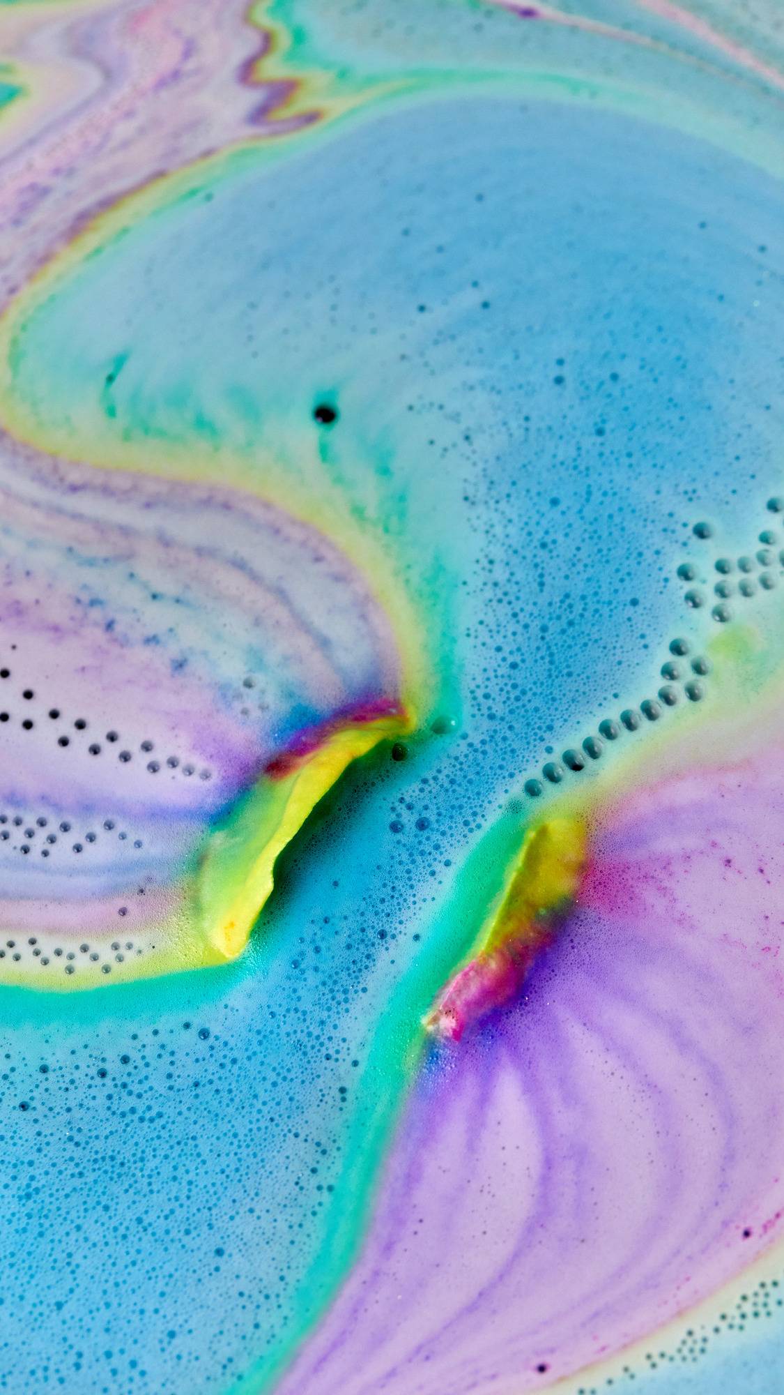 Lush Intergalactic — Bath Bomb - Image 4