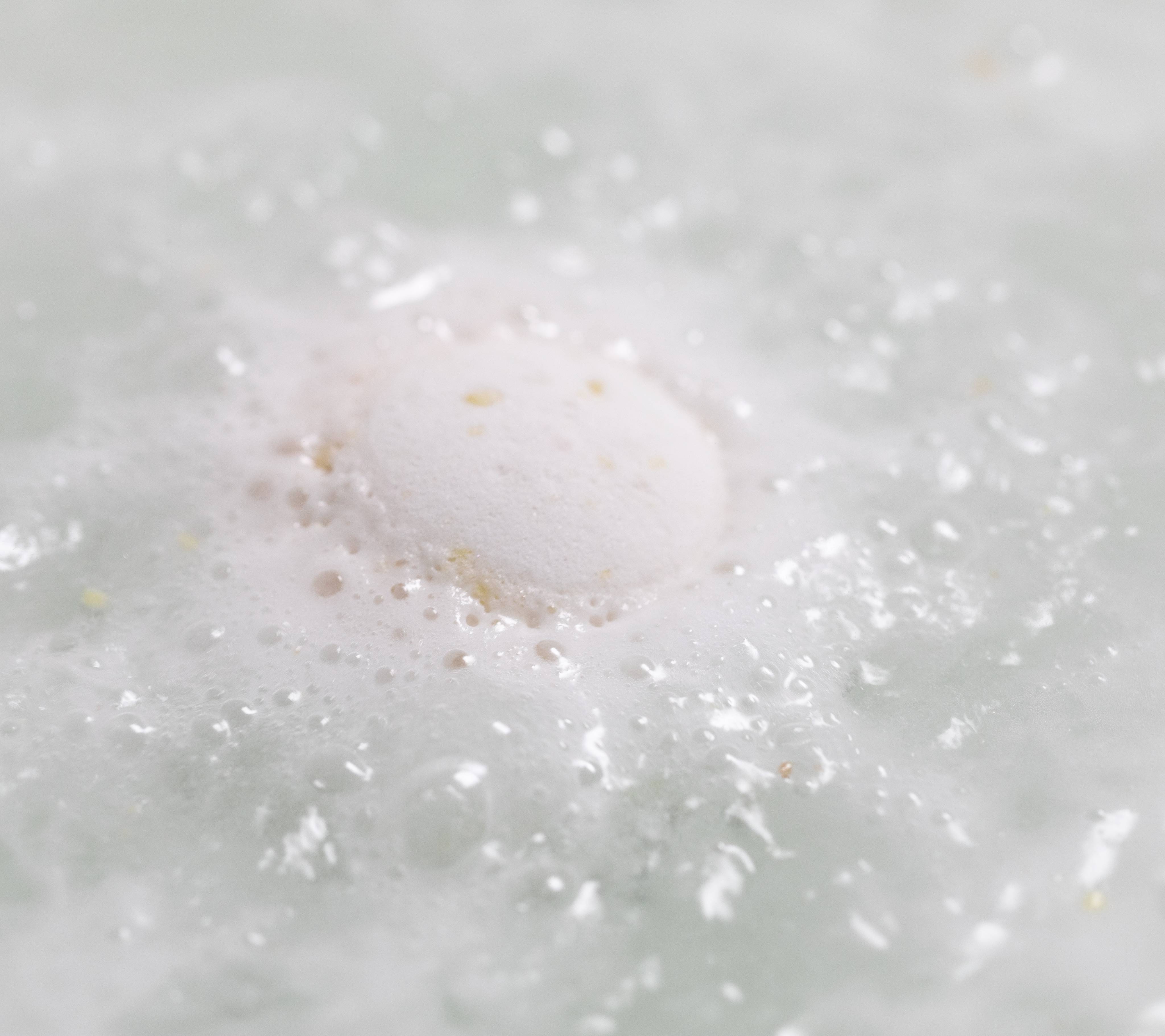 Lush Deep Sleep — Bath Bomb - Image 5